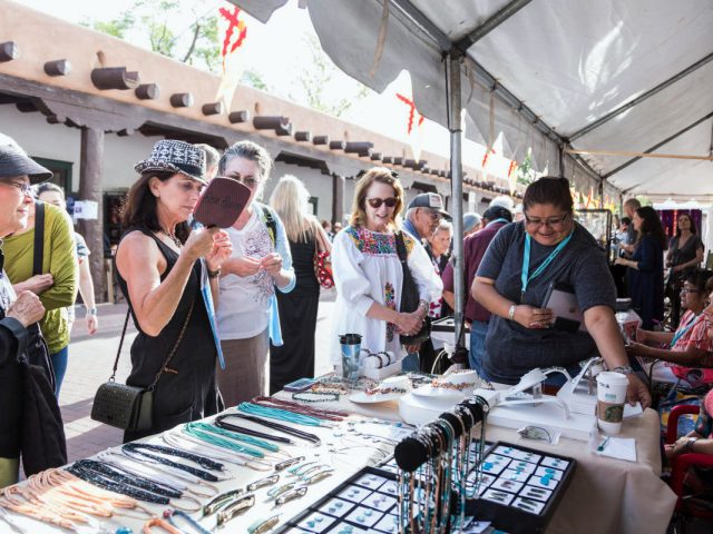 AH-santafe-markn-Gabriella-Marks